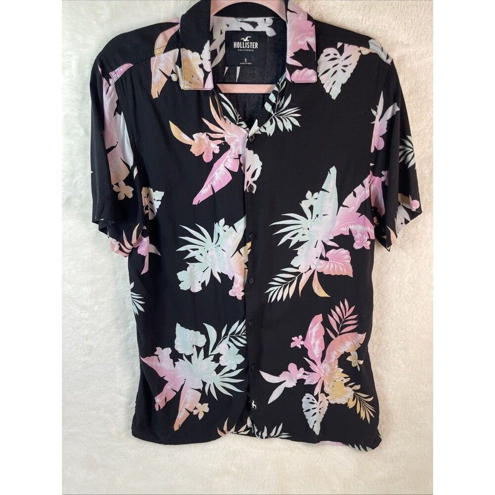 Hollister Men’s Tropical Floral Button-Up Shirt Black Pink Short Sleeve Small